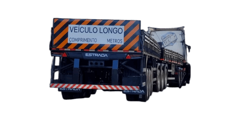 Bitrem Bobineiro Estrada Implementos visto pela traseira, veículo longo com múltiplos eixos reforçados, projetado para transporte rodoviário de bobinas de aço com segurança, eficiência e robustez.